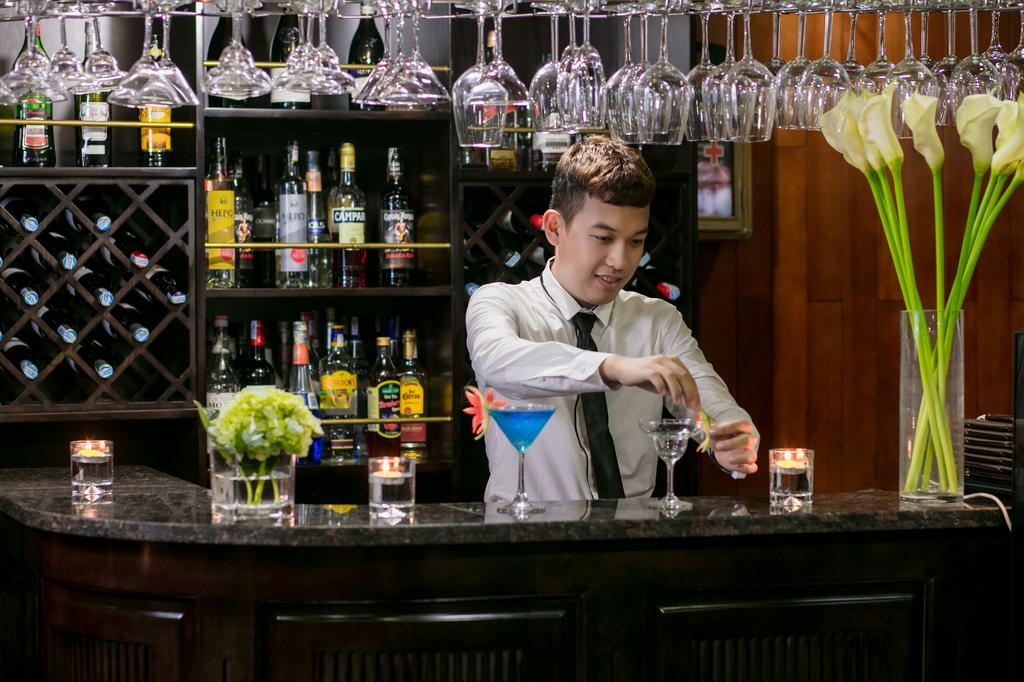 Du khách có thể thưởng thức các đồ uống tuyệt hảo tại quầy bar