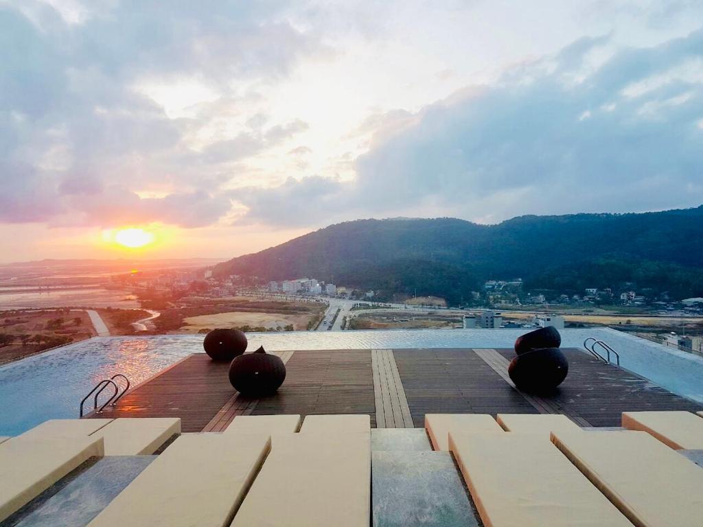 Central Luxury Hạ Long