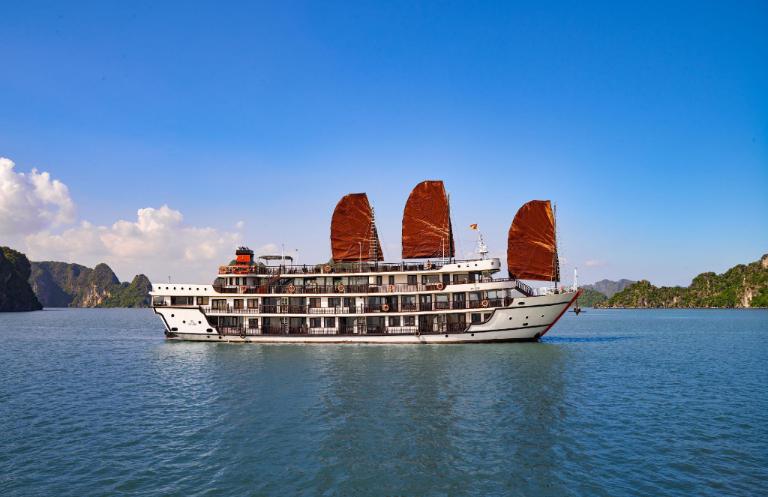 Du Thuyền Alisa Premier