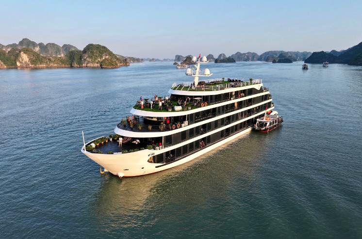 Du thuyền Velar Of The Sea