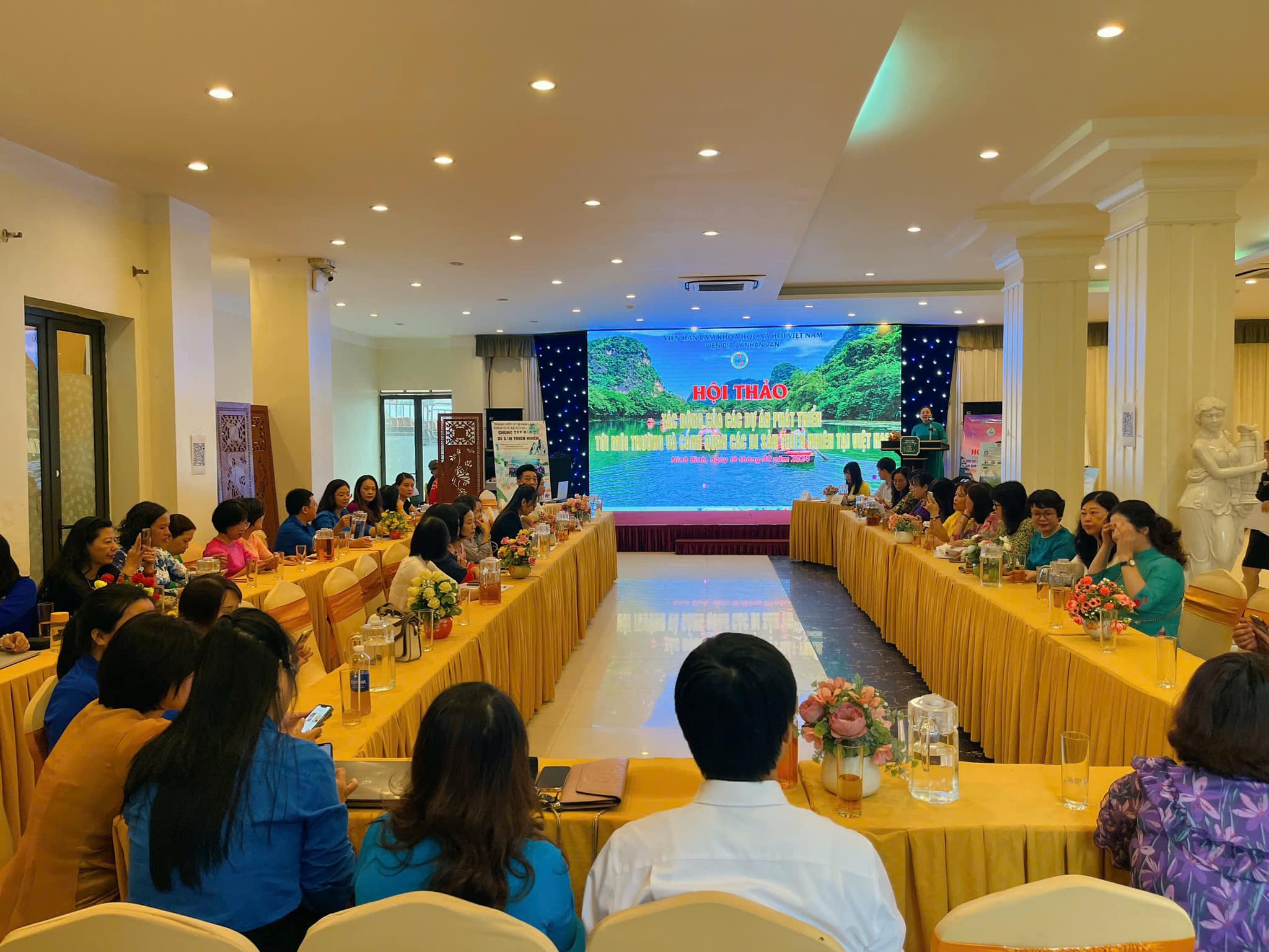 Khách sạn Hoa Lư Ninh Bình