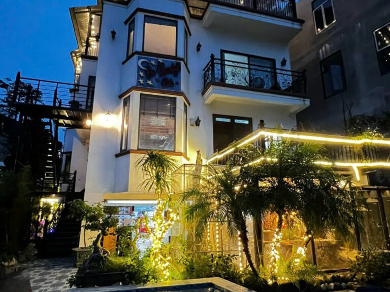 THE MOONLIGHT VILLA