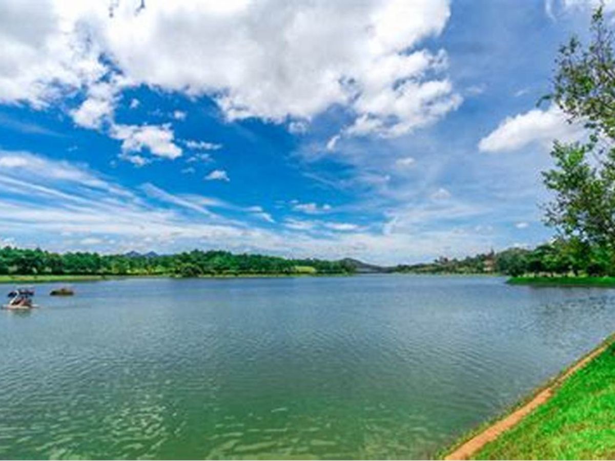 Đi dạo quanh Hồ Xuân Hương