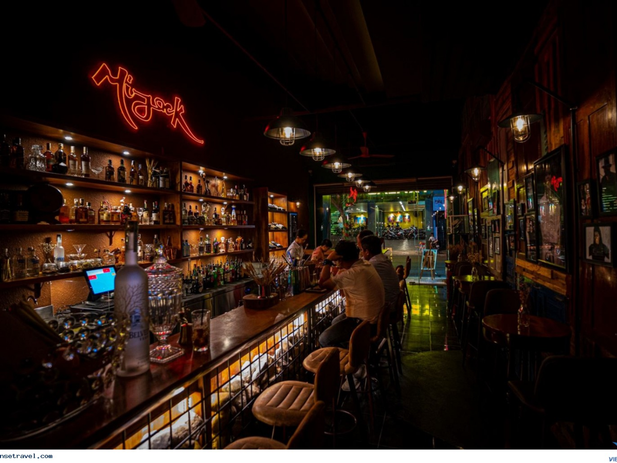 Mijack Bar-Top quán bar nổi tiếng Cam Ranh