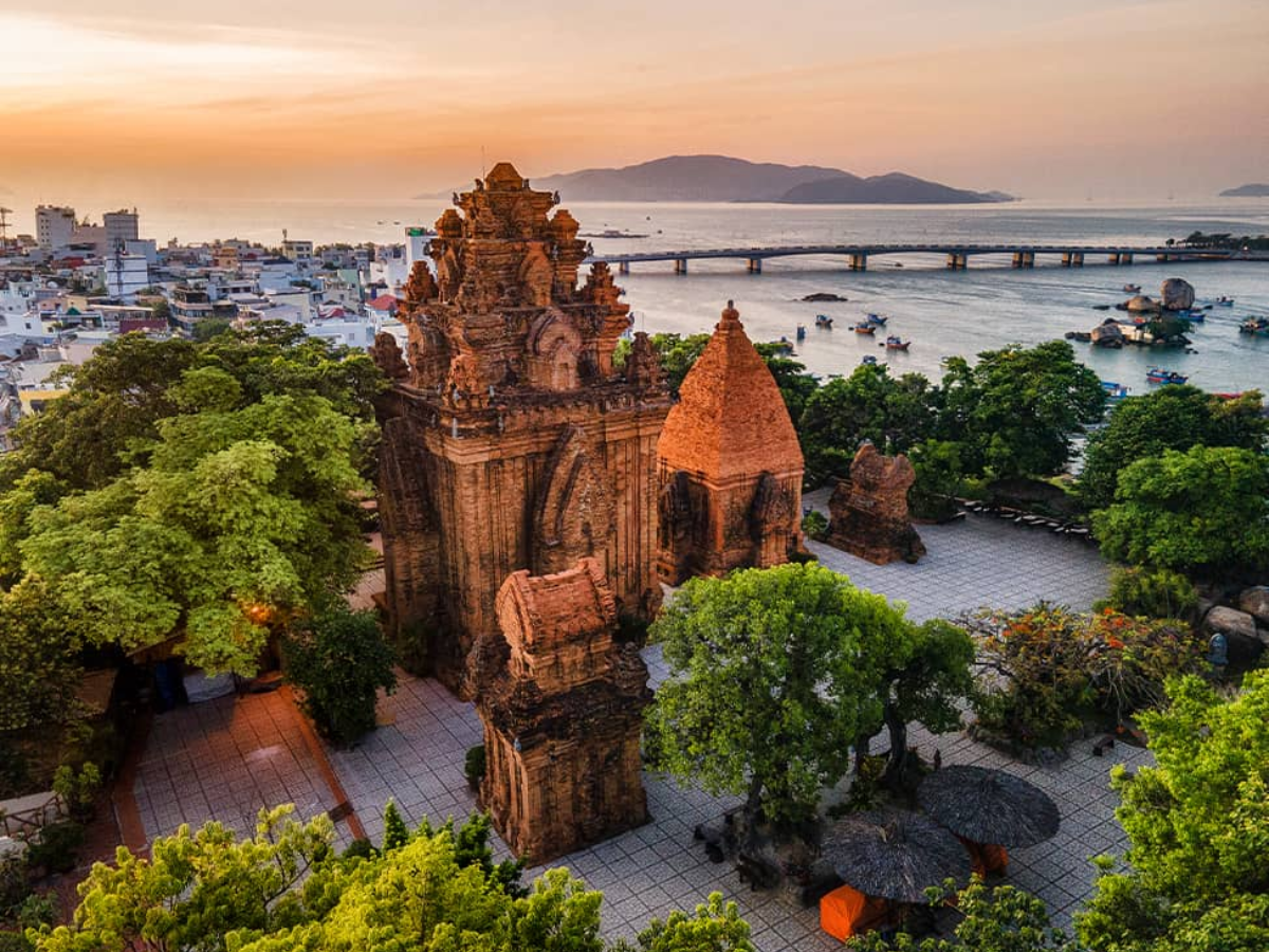 Tháp Bà Ponagar-Top địa điểm tâm linh nổi tiếng Cam Ranh