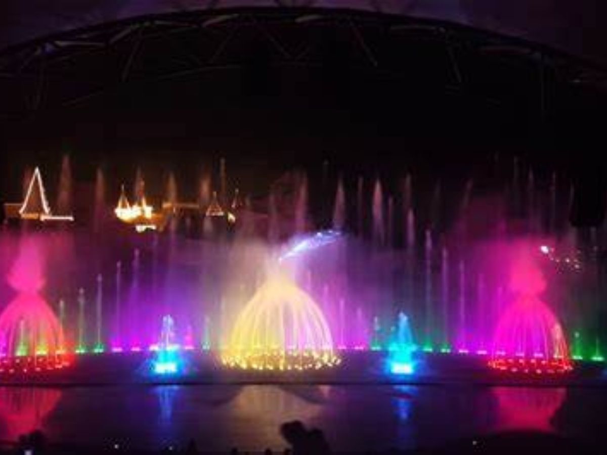 Thưởng thức tiết mục nhạc nước mới lạ tại Vinpearl Land Nha Trang 
