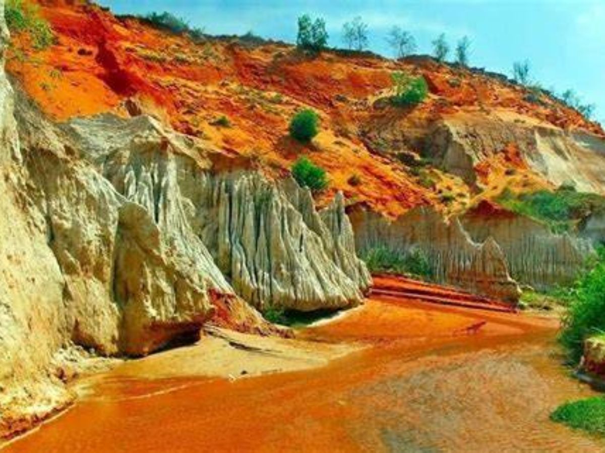 Suối hồng Mũi Né