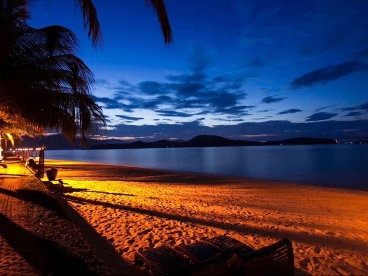 Nha Trang tuyệt đẹp với hệ thống biển trải dài, nằm sát ngay trung tâm thành phố