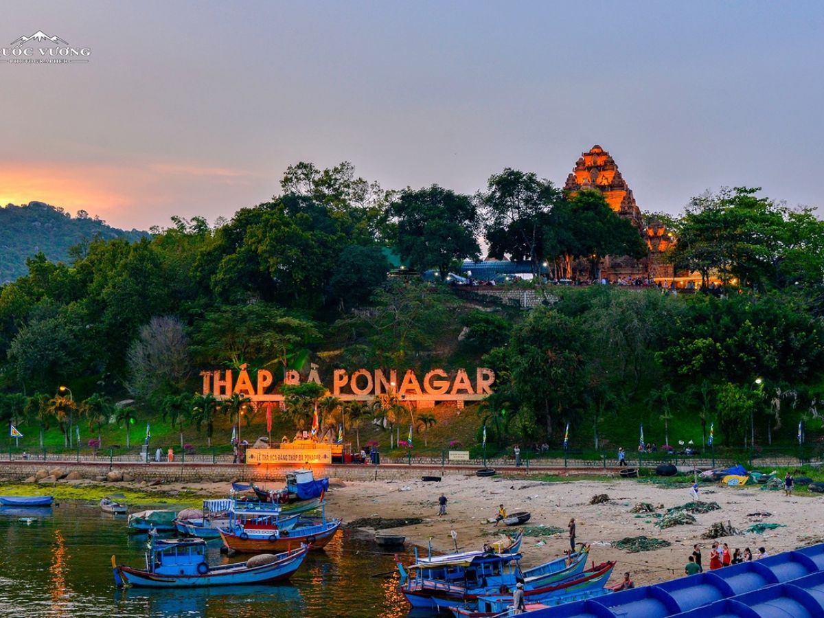 Nha Trang  Tháp bà Ponagar  Chợ đêm-du lịch Nha Trang 3 ngày 2 đêm 