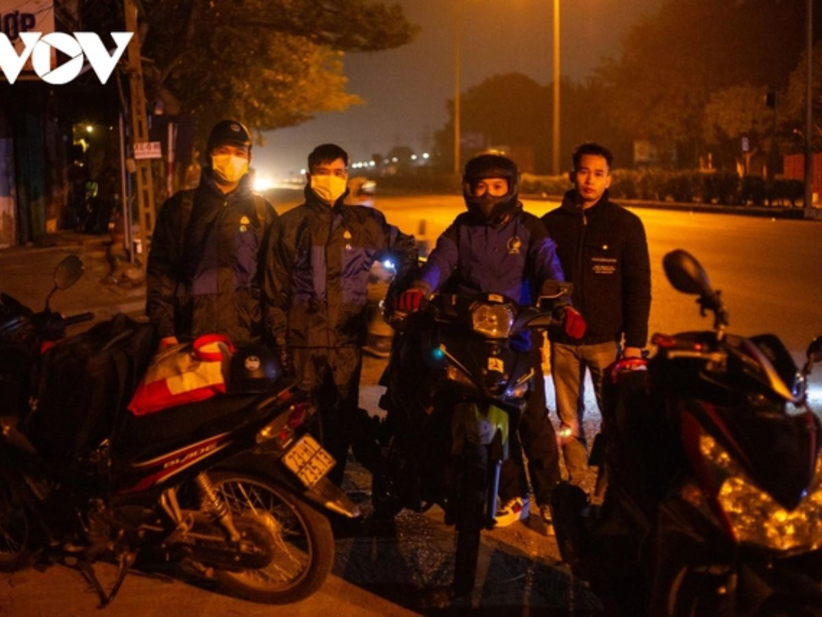 Chạy xe máy