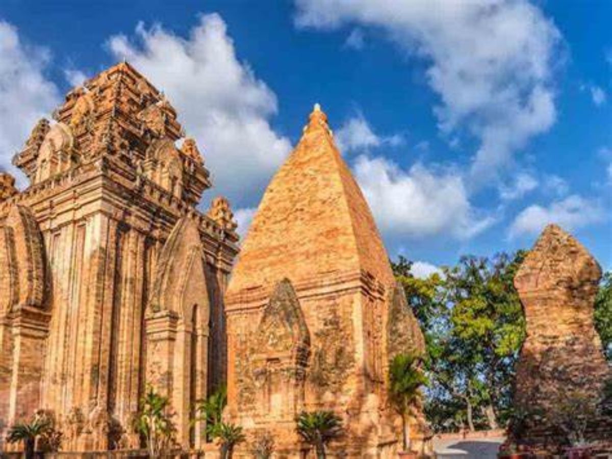 Tháp Bà điểm đến du lịch hấp dẫn tại Nha Trang