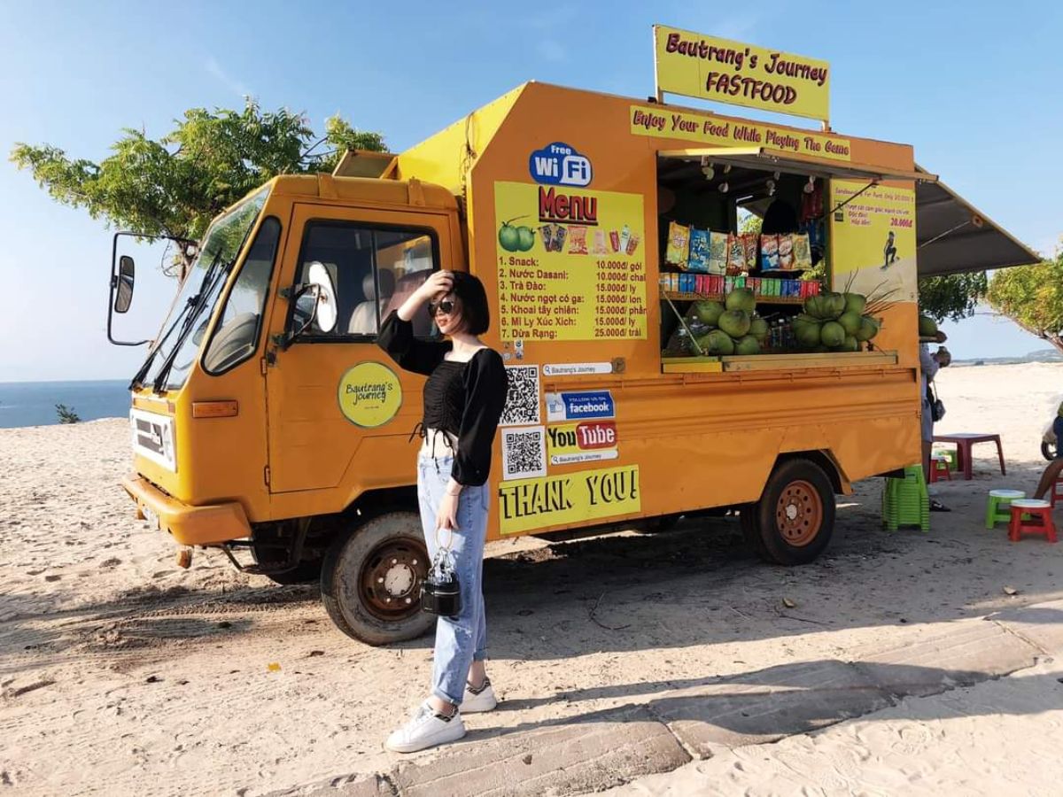 Chiếc xe nước vàng ở Bàu Trắng