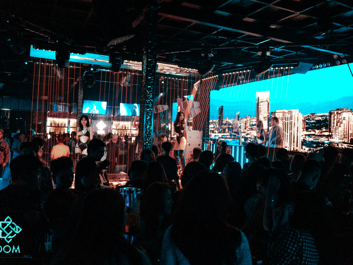 Quán Bar Club DOM -Top quán bar nổi tiếng Cam Ranh
