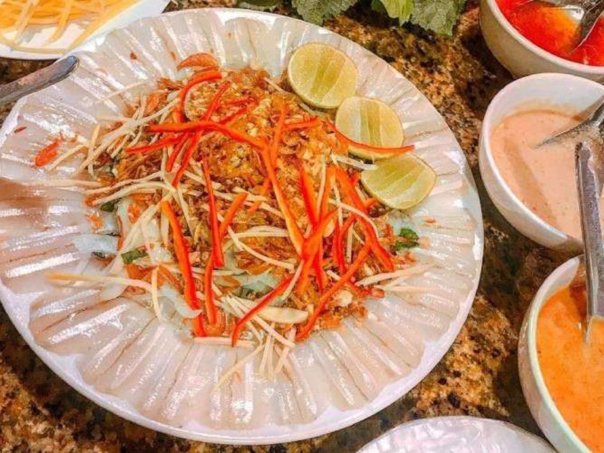 Gỏi cá mai-món ăn ngon Nha Trang