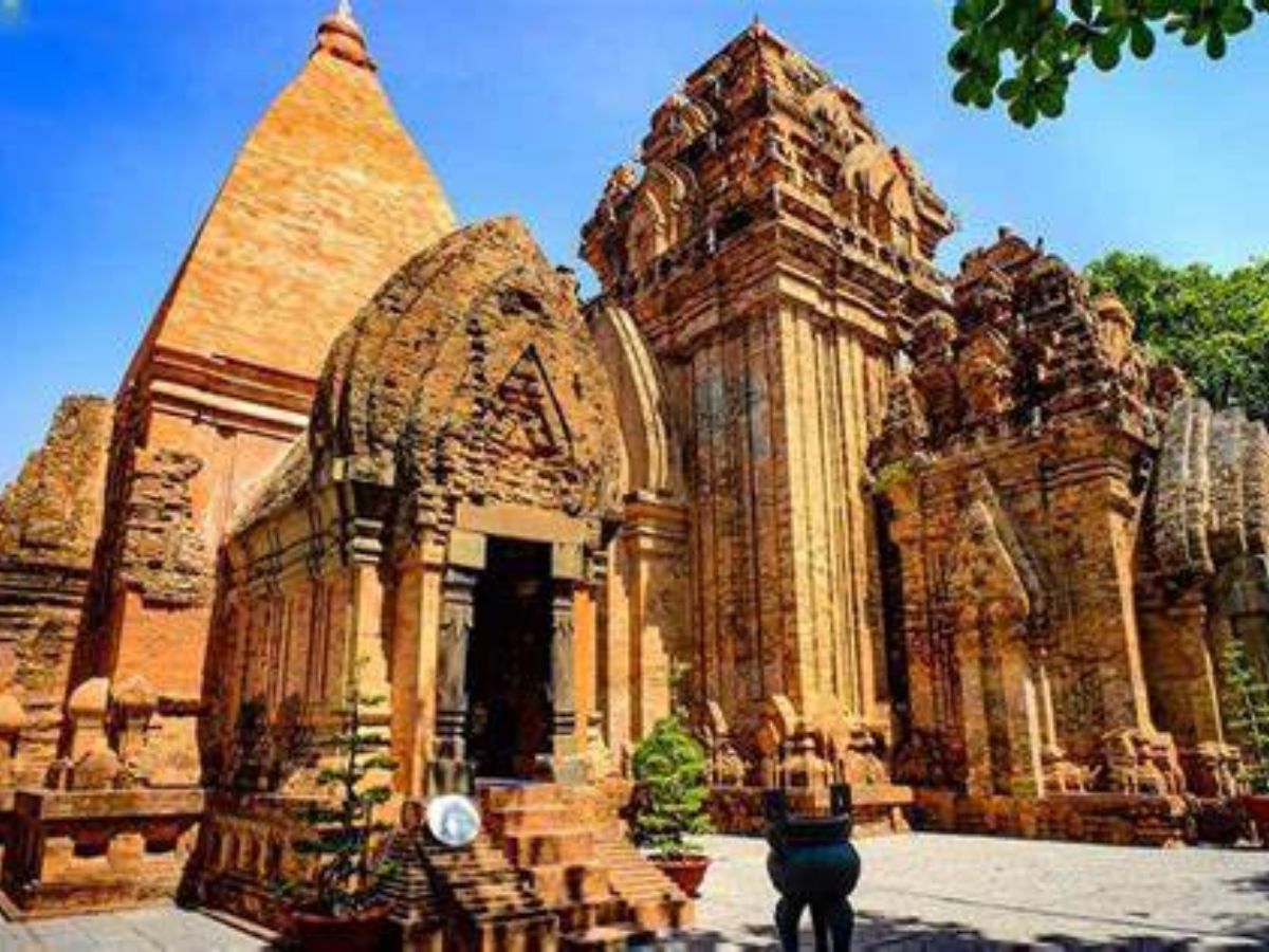 Tháp bà Po Nagar-du lịch Nha Trang-phượt từ A – Z