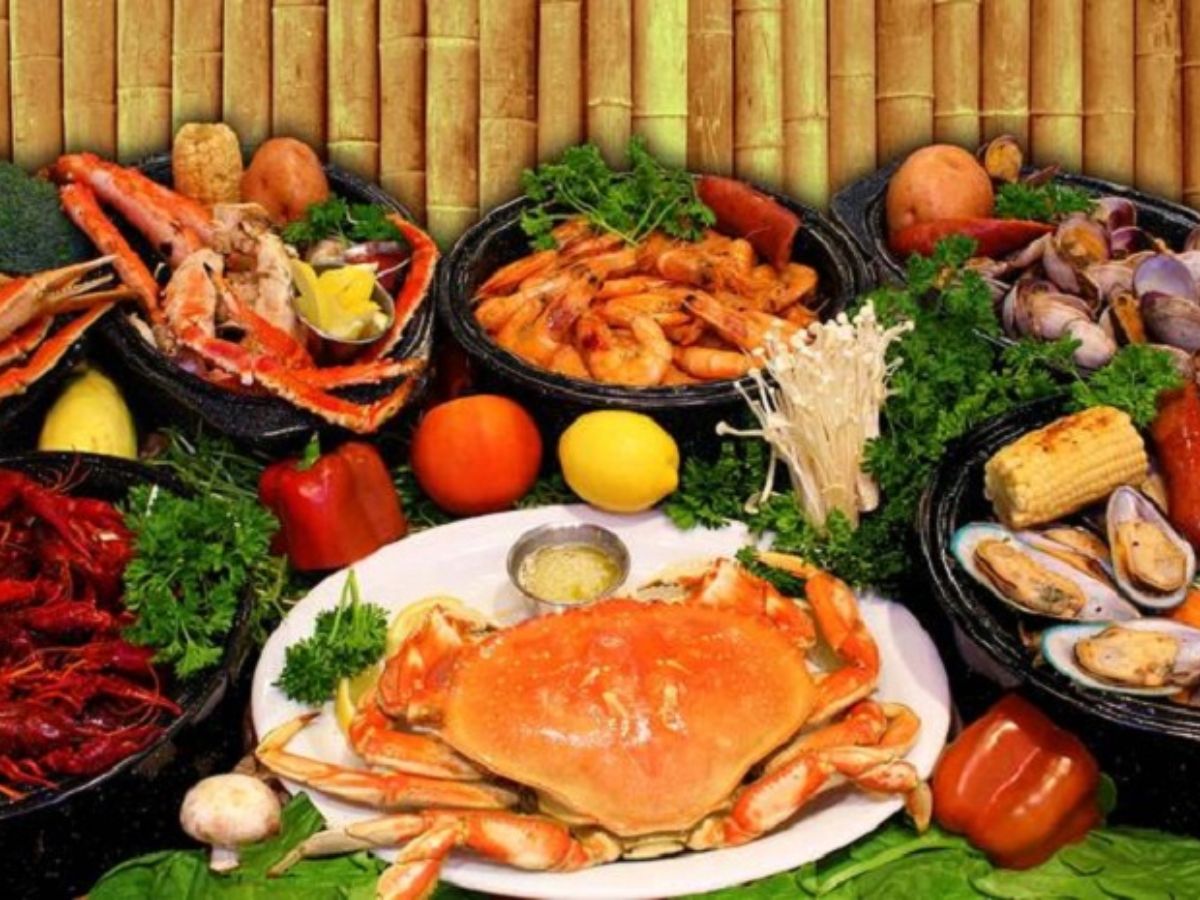Trưa nhận phòng và ăn trưa