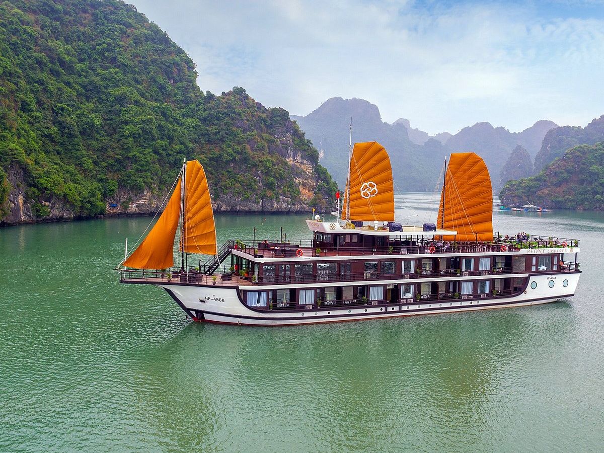 Peony Cruise - du thuyền Hạ Long cao cấp nhất