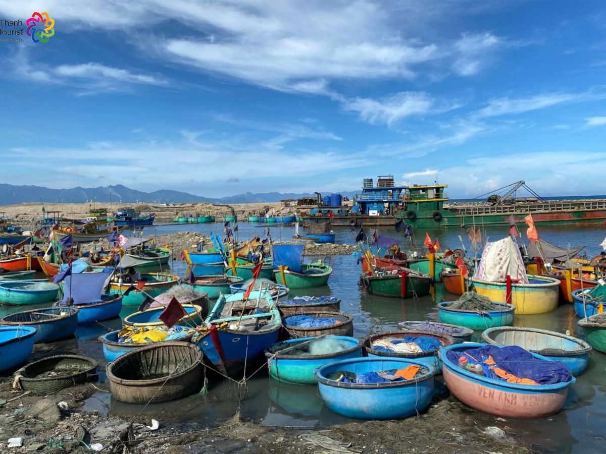 Sáng tham quan Suối Tiên