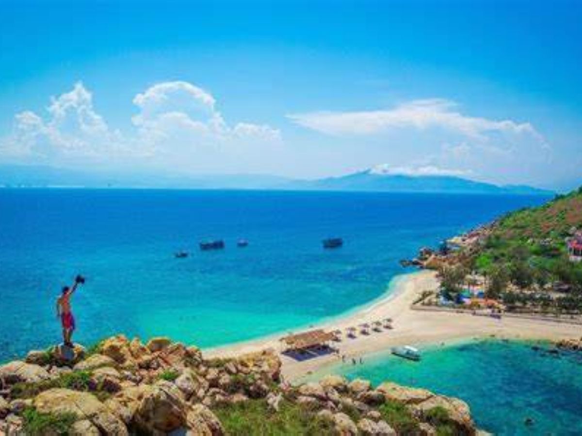 Bãi tắm đôi Hòn Nội-bãi biển Nha Trang đẹp nhất