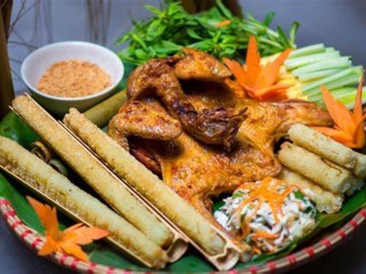 Gà nướng cơm lam - món ăn nổi tiếng Đà Lạt