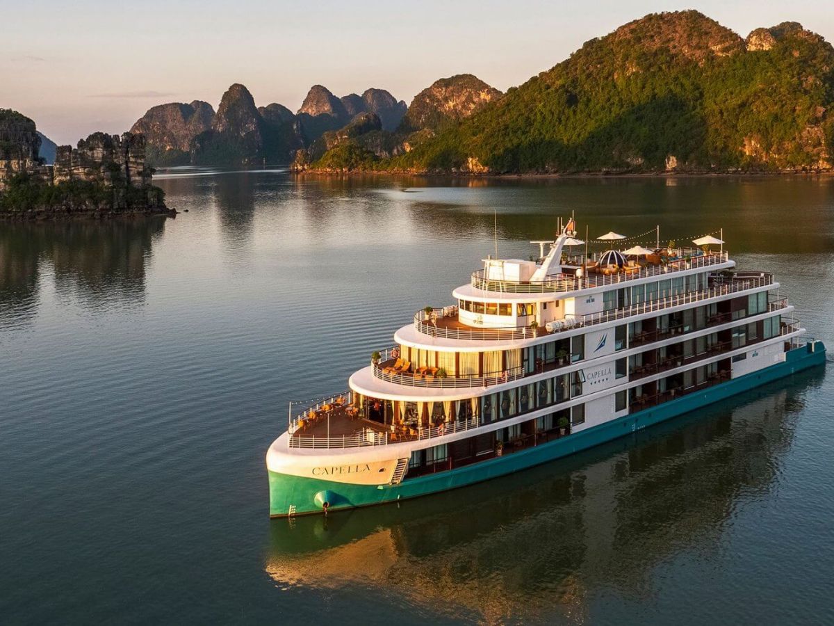 Halong Capella - du thuyền Hạ Long cao cấp nhất